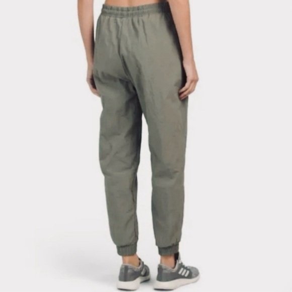 WILO THE LABEL PARACHUTE PANTS SAGE GREEN - Picture 2 of 10